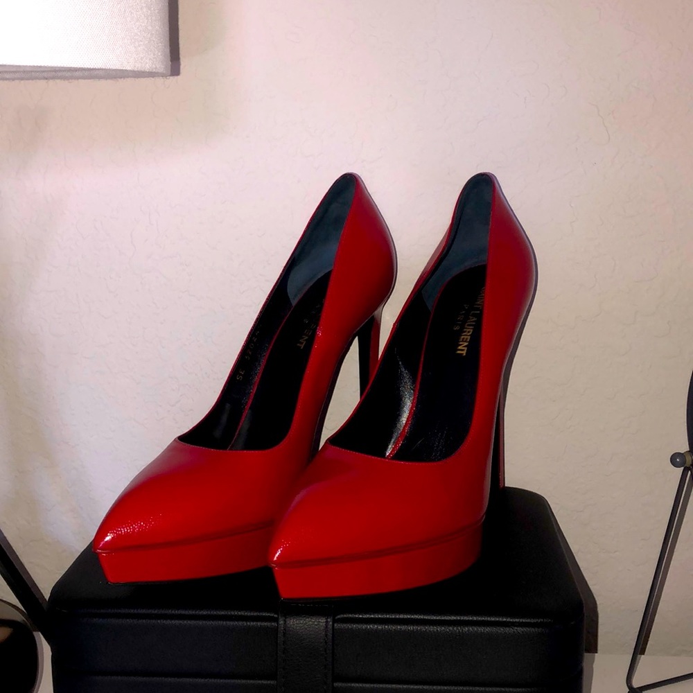 WORN ONCE YSL PERFECT CONDITION TRIBUTE PUMPS